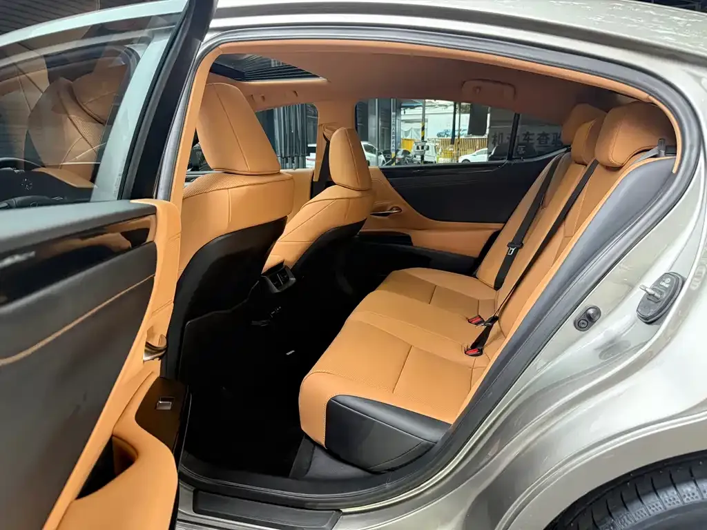 Lexus ES 2024 из CN, фото 8