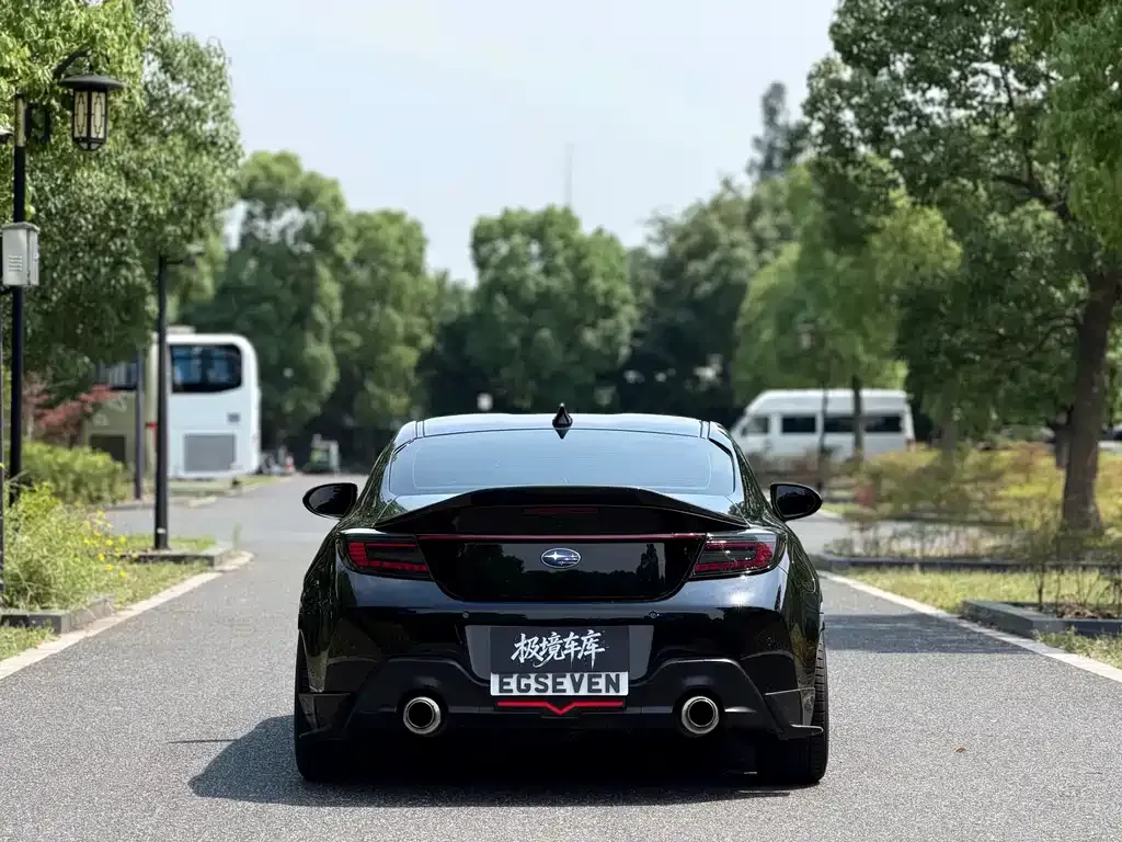 Subaru BRZ 2023 из CN, фото 10