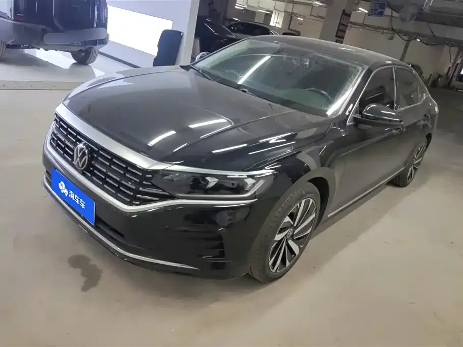 Volkswagen Passat — фото 1