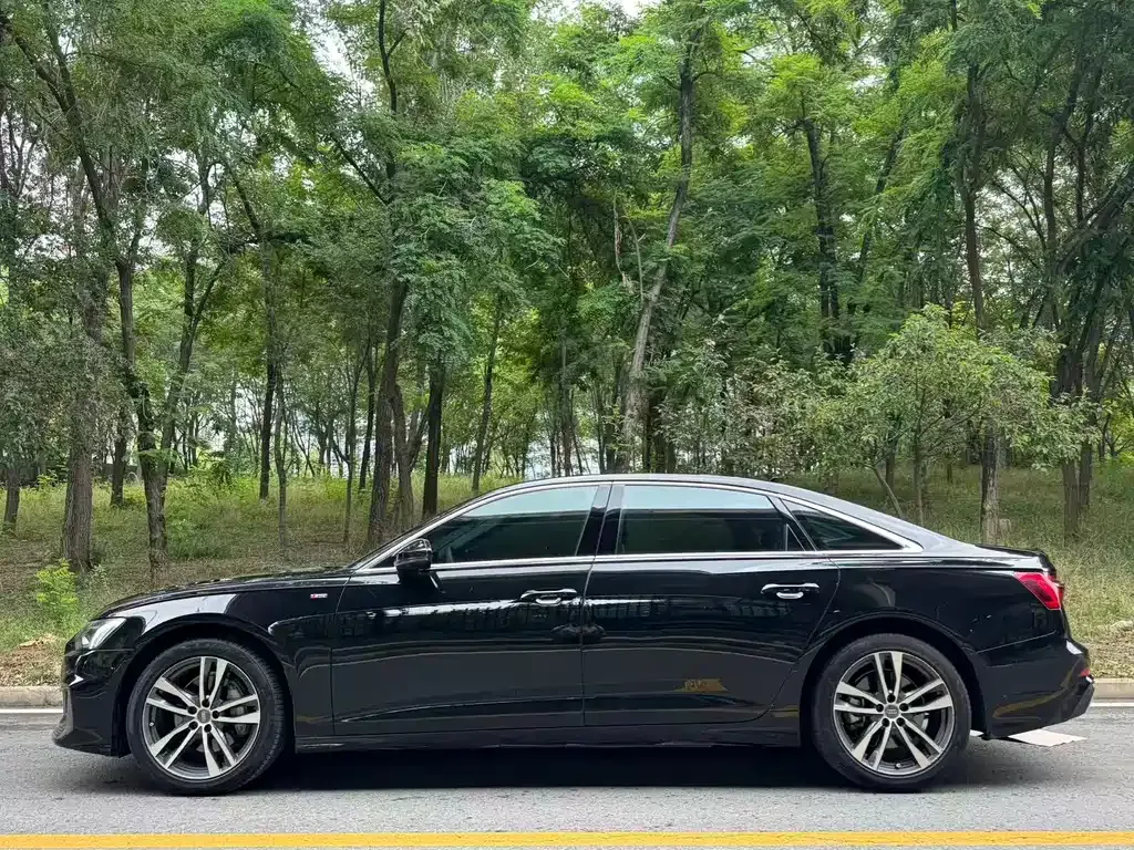 Audi A6L — фото 9