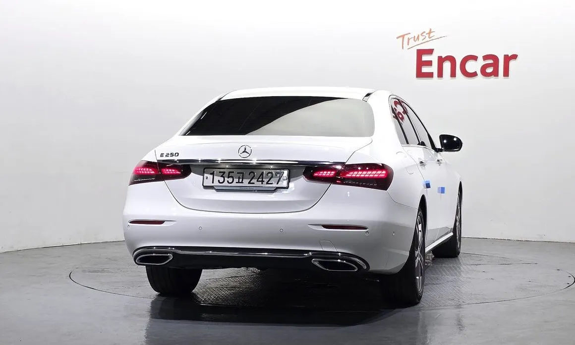 Mercedes-Benz E-Class 2023 из KR, фото 4