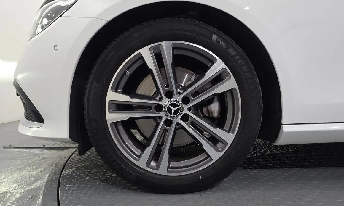 Mercedes-Benz E-Class 2023 из KR, фото 2