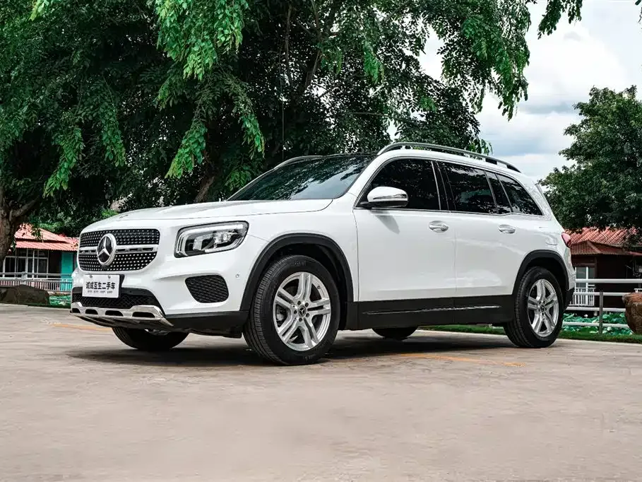 Mercedes-Benz GLB — фото 1