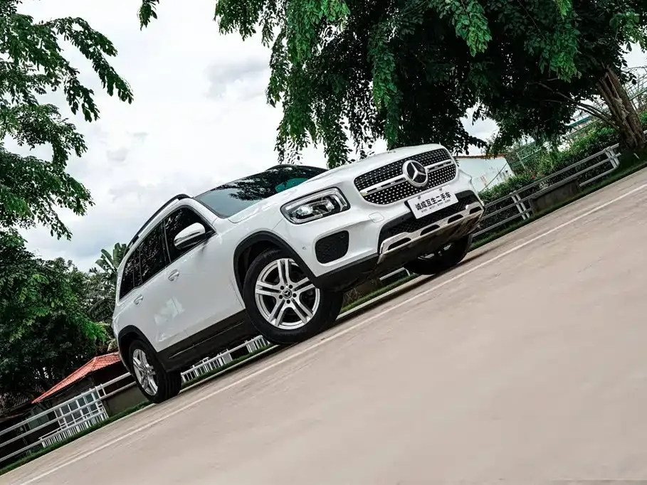 Mercedes-Benz GLB — фото 10