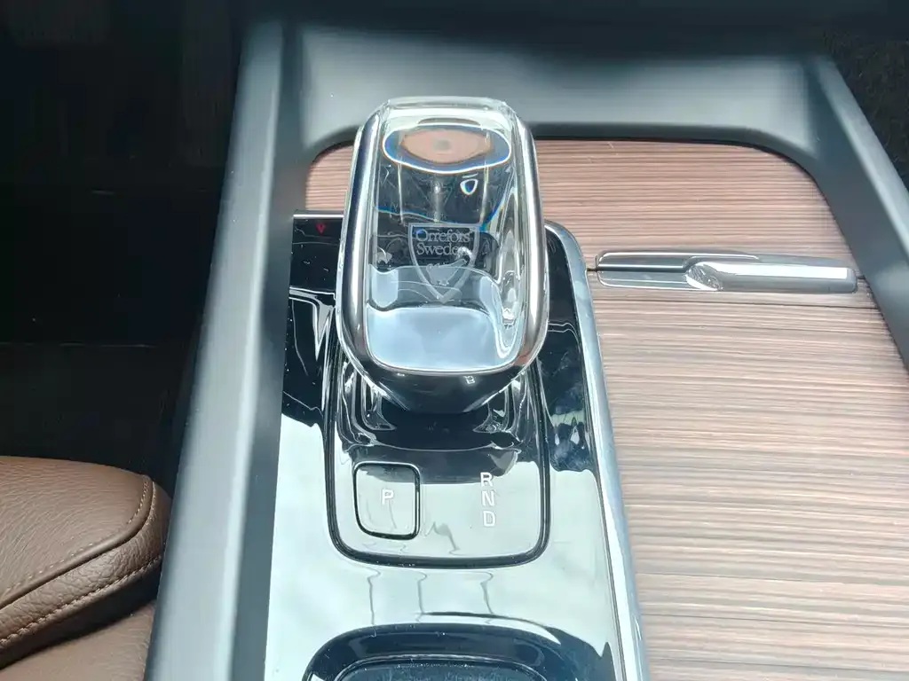 Volvo S60 — фото 10