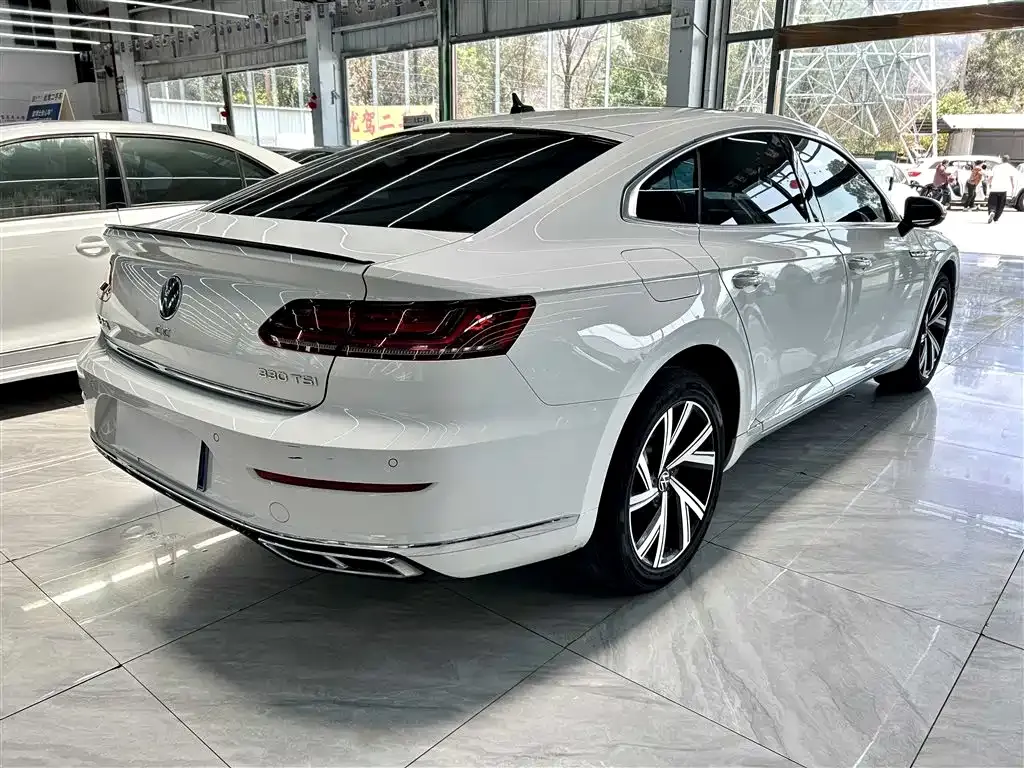 Volkswagen CC — фото 10