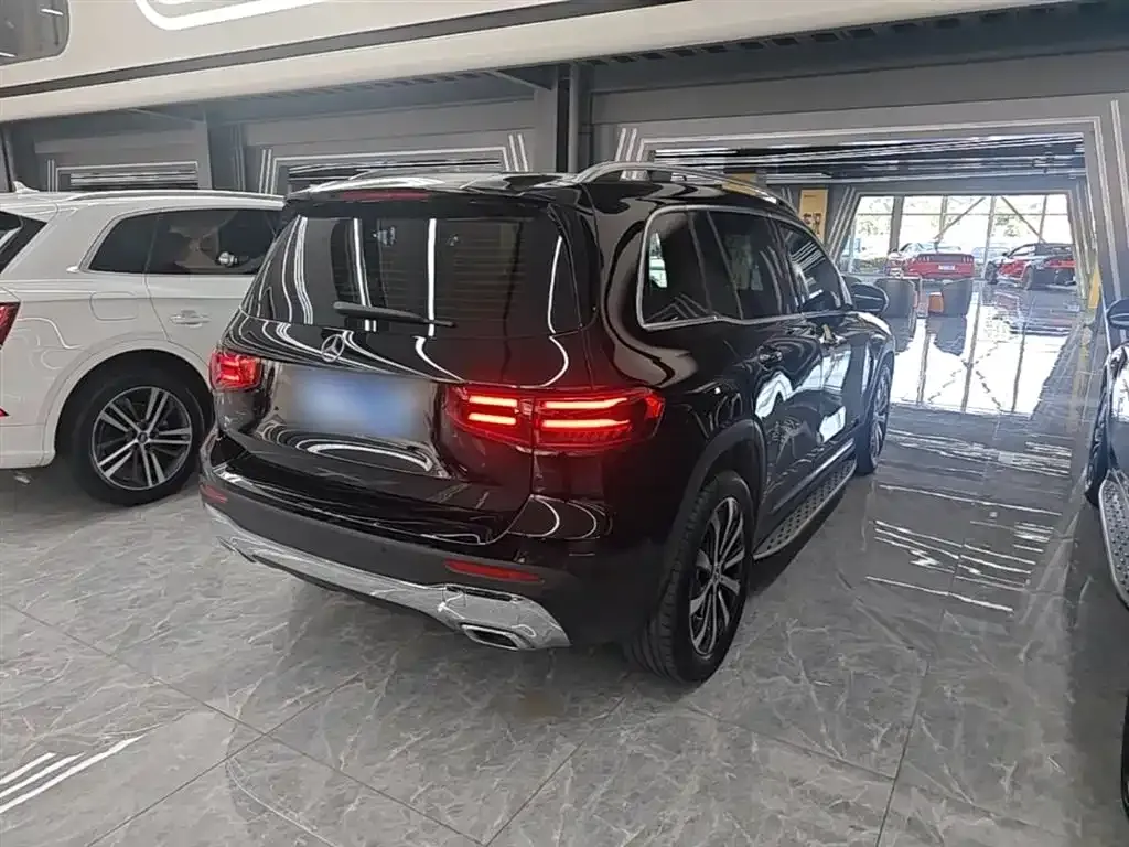 Mercedes-Benz GLB — фото 10