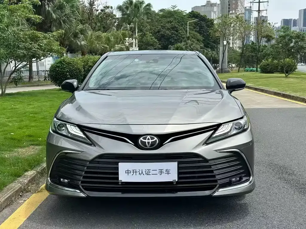 Toyota Camry — фото 7