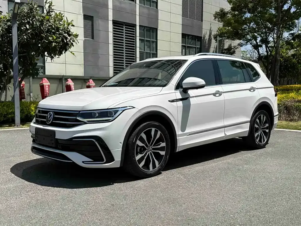 Volkswagen Tiguan L — фото 7