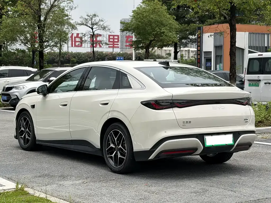 BYD Seal 06 — фото 10