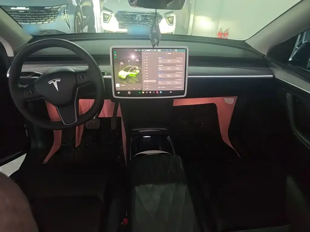 Tesla Model Y — фото 7