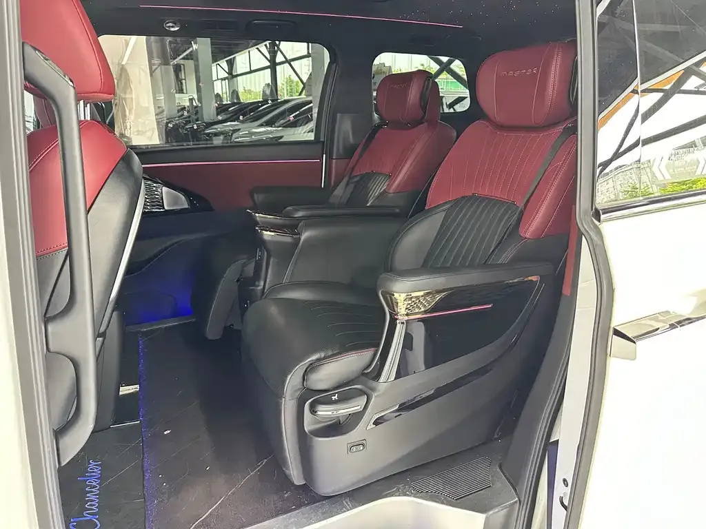 GAC Motor Trumpchi M8 — фото 10