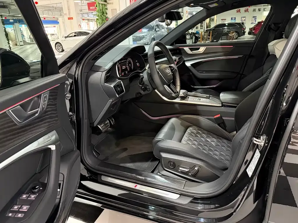 Audi A6L 2025 из CN, фото 8