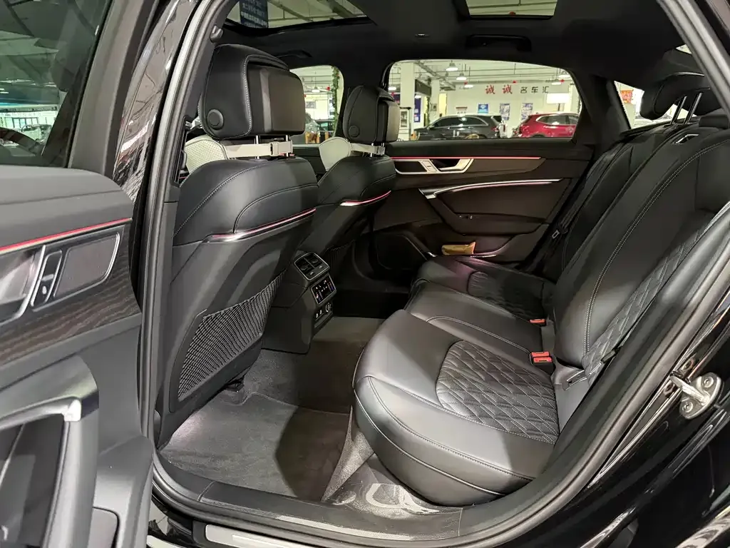 Audi A6L 2025 из CN, фото 6