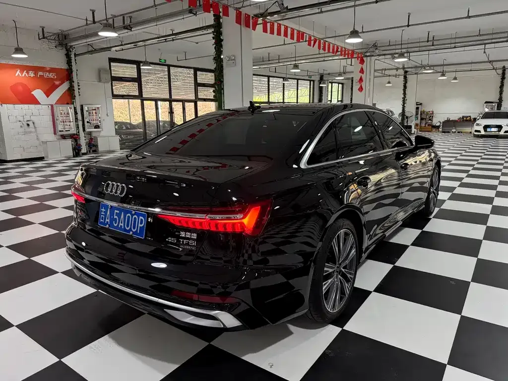 Audi A6L 2025 из CN, фото 7