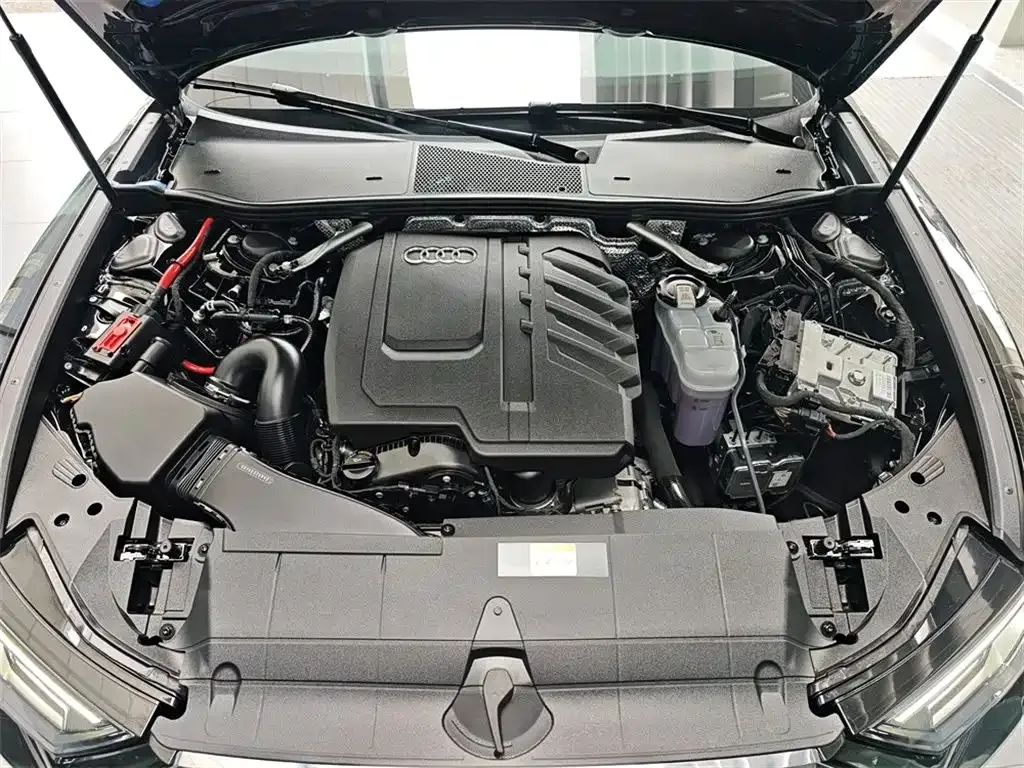 Audi A6L 2025 из CN, фото 6