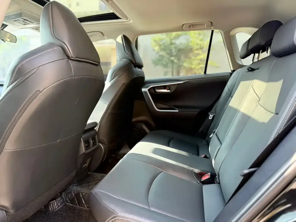 Toyota Wildlander — фото 6