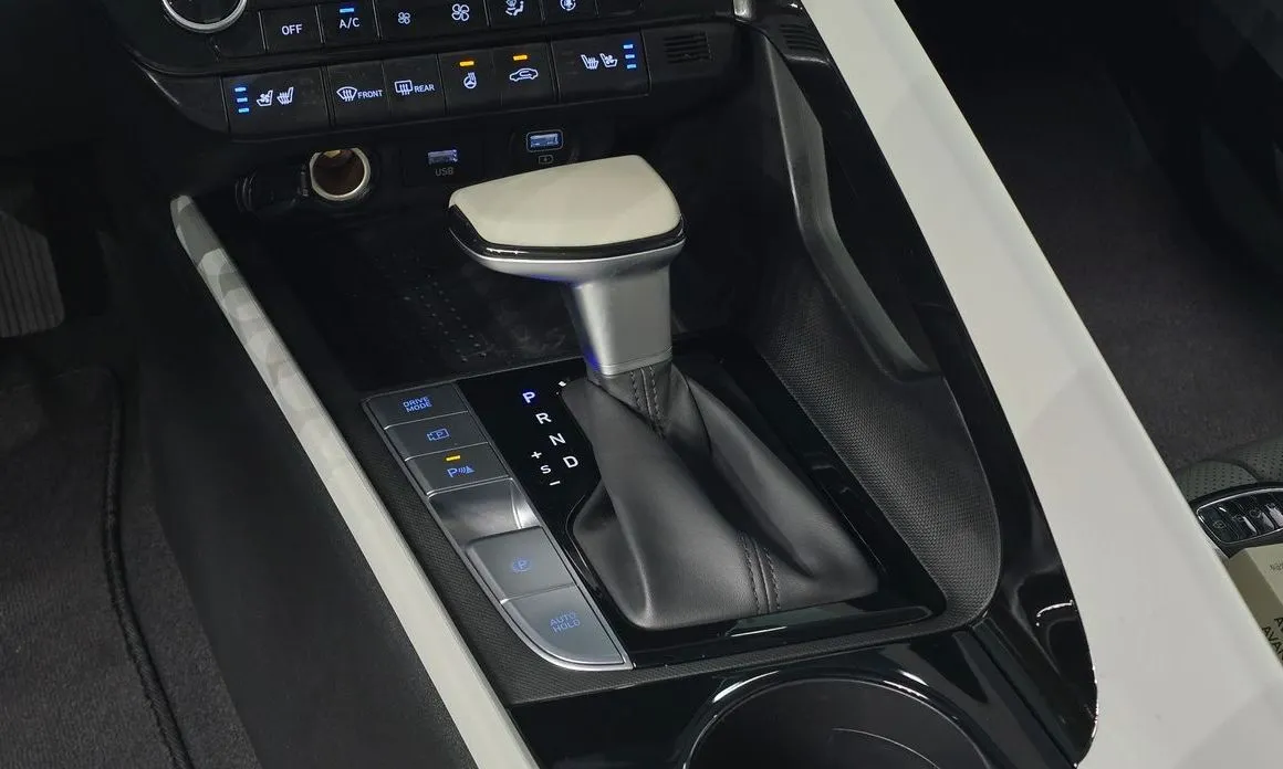 Hyundai AVANTE — фото 6