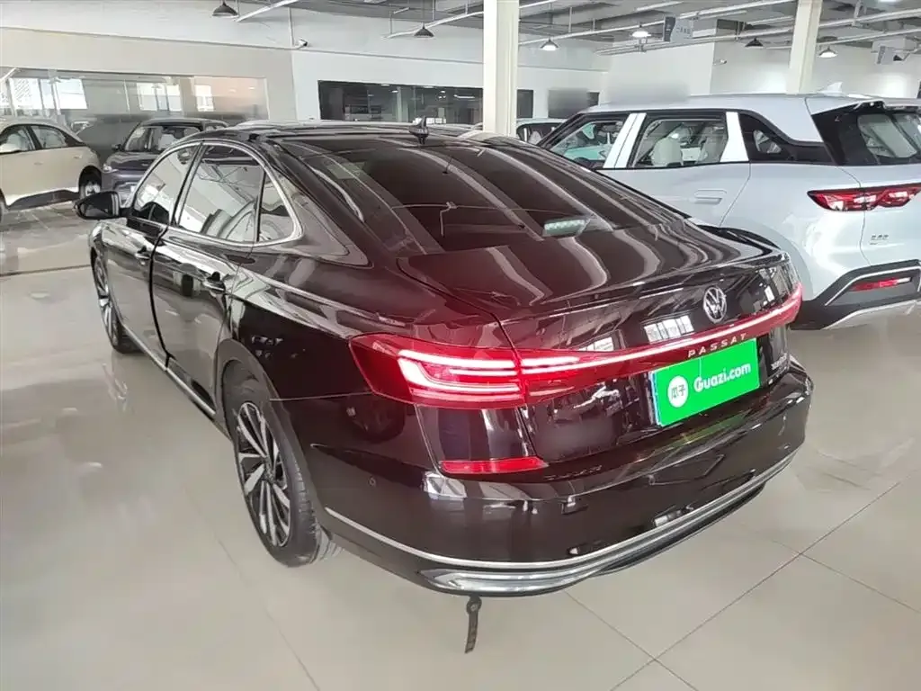 Volkswagen Passat — фото 8