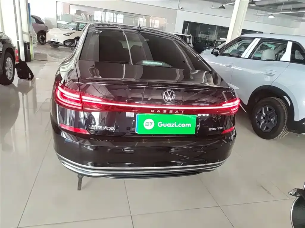 Volkswagen Passat — фото 10