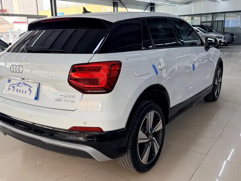 Audi Q2L 2021 из CN, фото 2