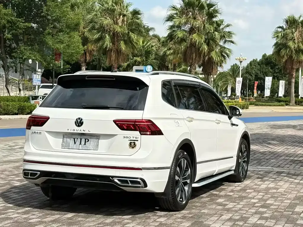 Volkswagen Tiguan L — фото 5