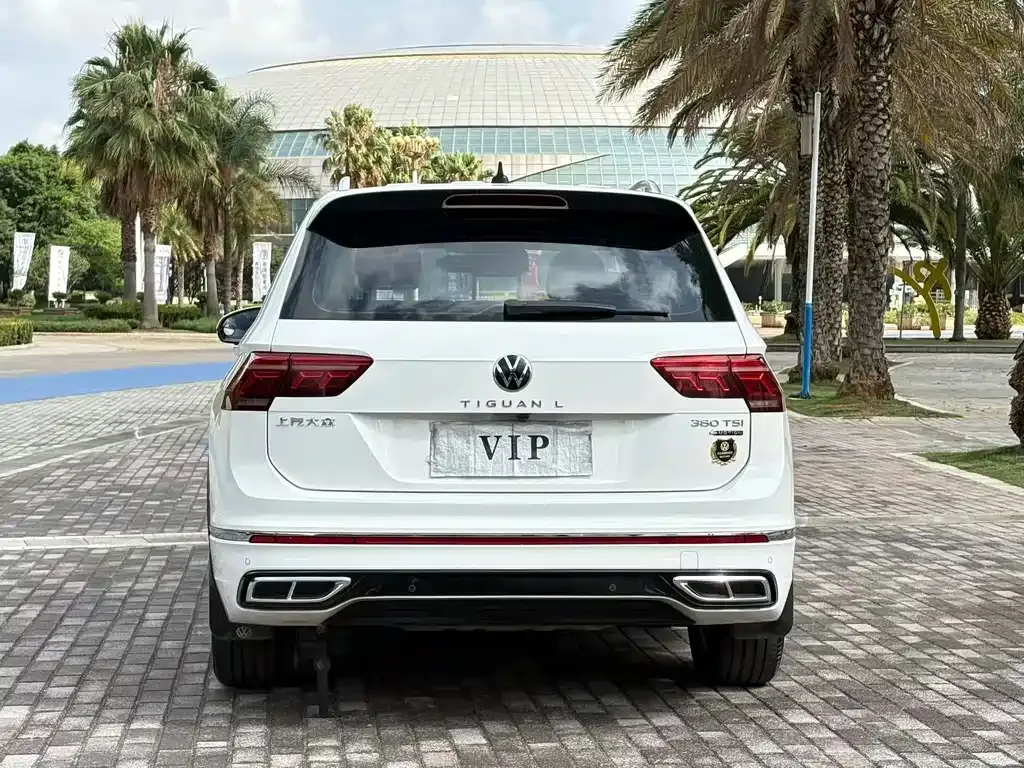 Volkswagen Tiguan L — фото 6