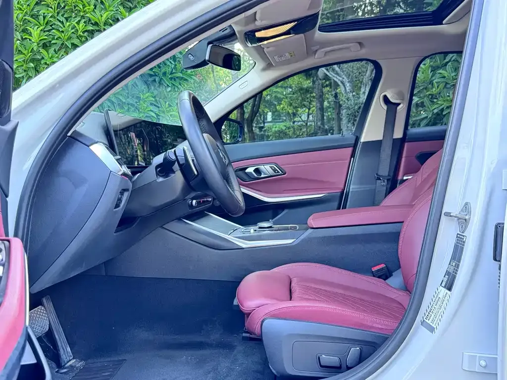 BMW 3 Series 2024 из CN, фото 6
