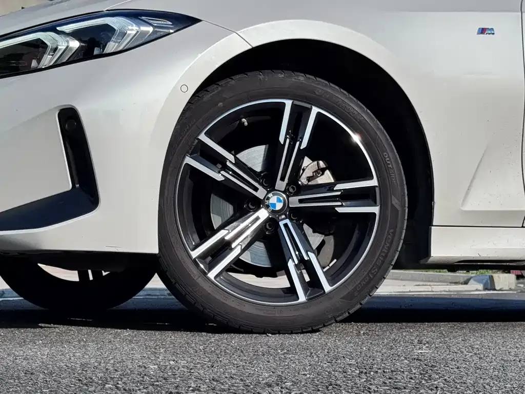 BMW 3 Series 2024 из CN, фото 4