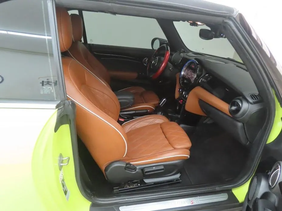 Mini Cooper Convertible 2022 из KR, фото 10