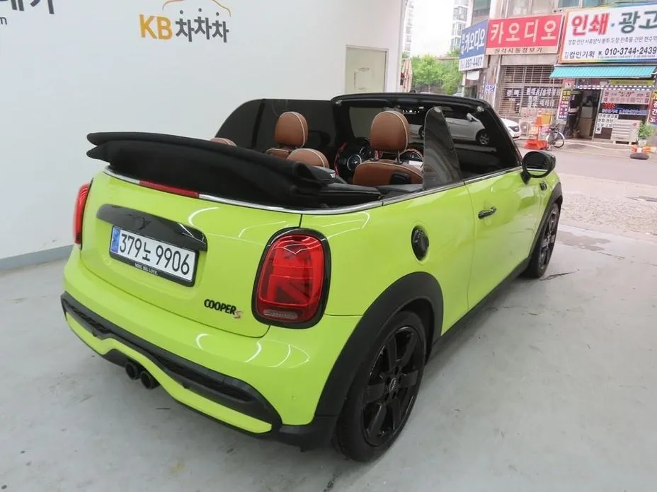 Mini Cooper Convertible 2022 из KR, фото 2