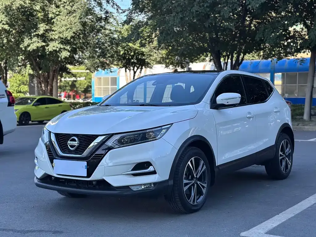 Nissan Qashqai — фото 1