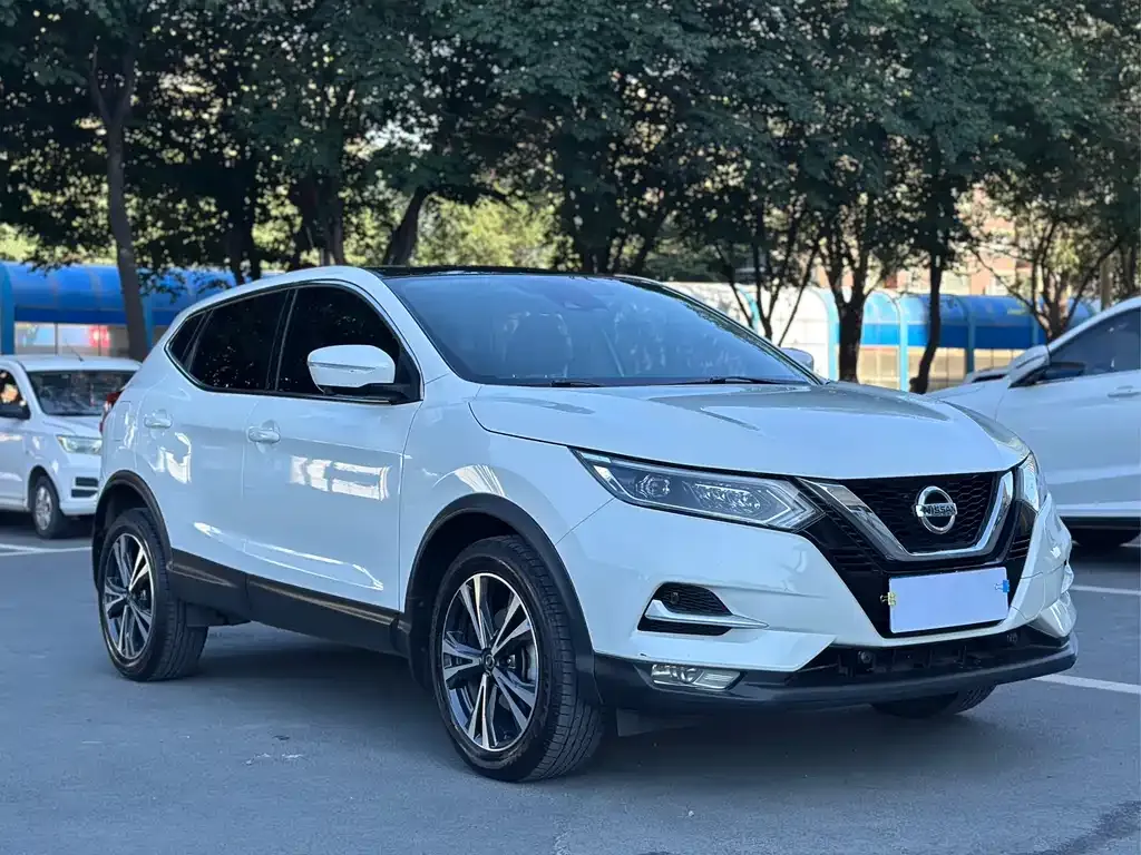 Nissan Qashqai — фото 8