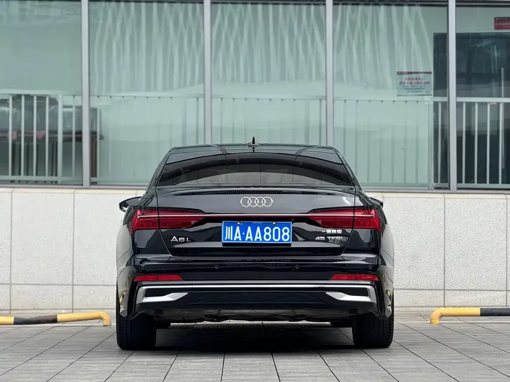 Audi A6L — фото 2