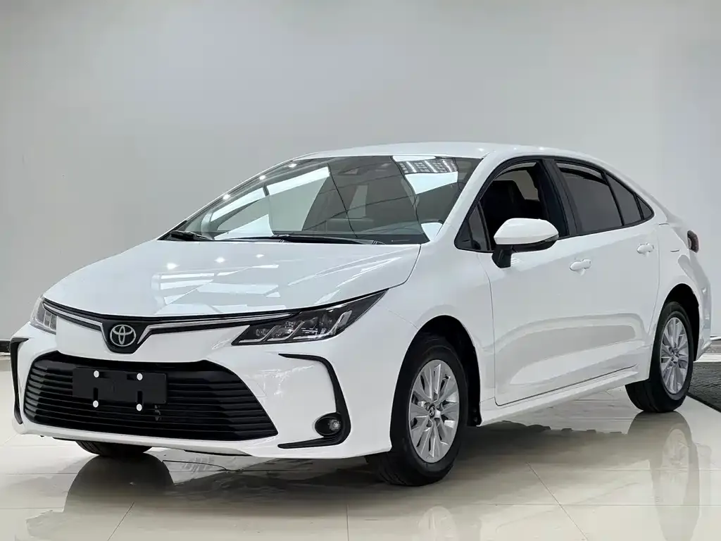 Toyota Corolla — фото 1