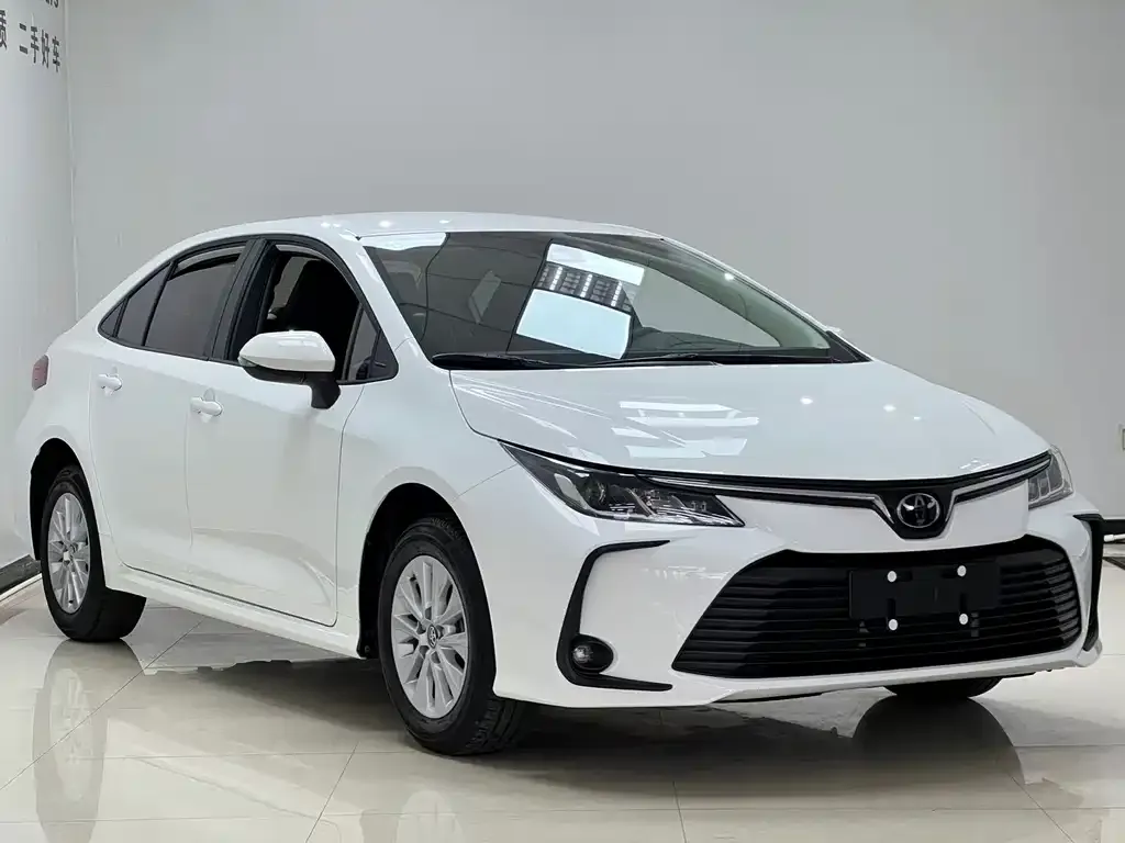 Toyota Corolla — фото 8