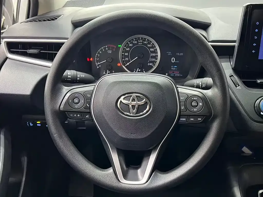 Toyota Corolla — фото 6