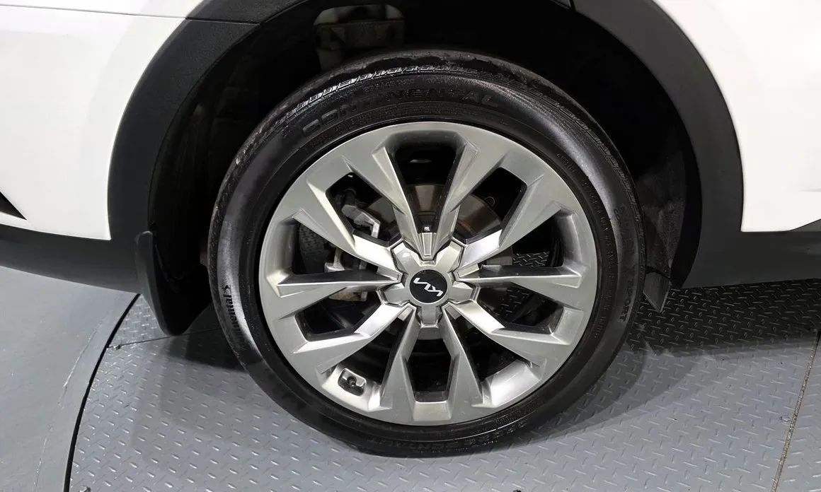 Kia Sorento — фото 8