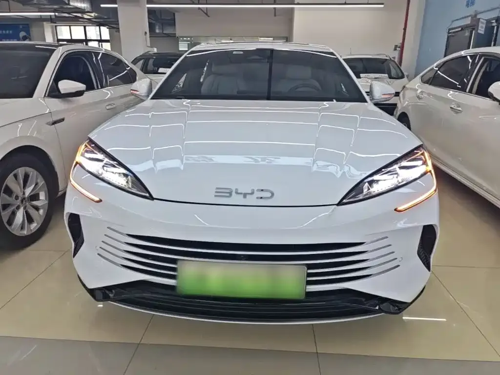 BYD Seal — фото 9