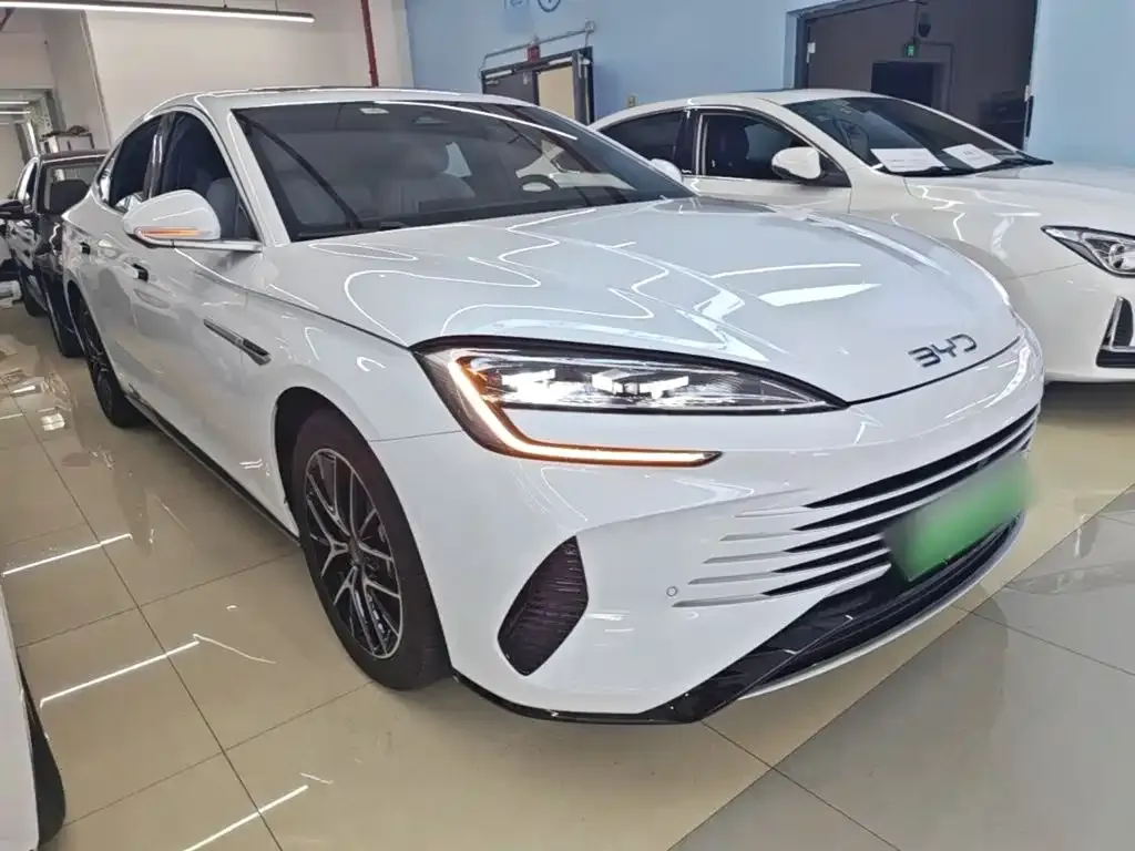 BYD Seal — фото 7