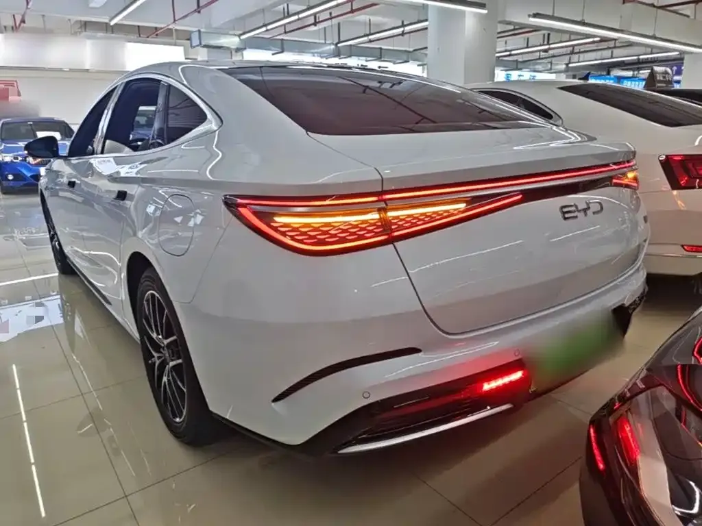 BYD Seal — фото 6