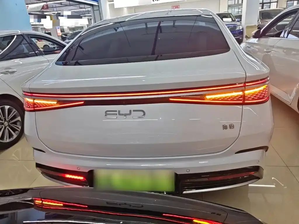 BYD Seal — фото 4