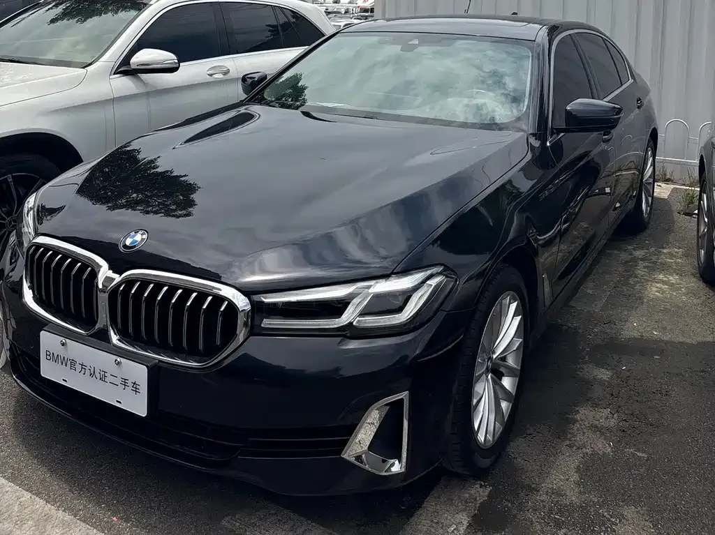BMW 5 Series — фото 1