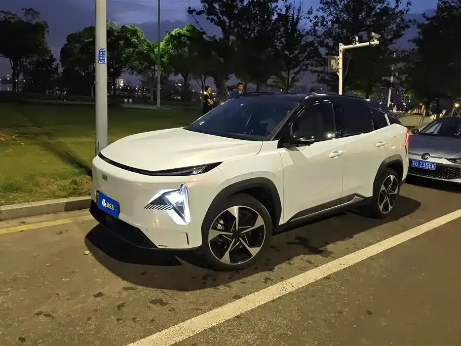 Geely Galaxy L7
