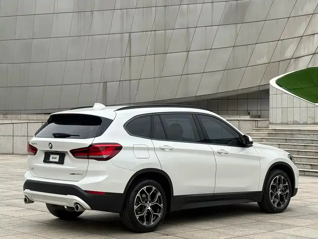 BMW X1 — фото 3