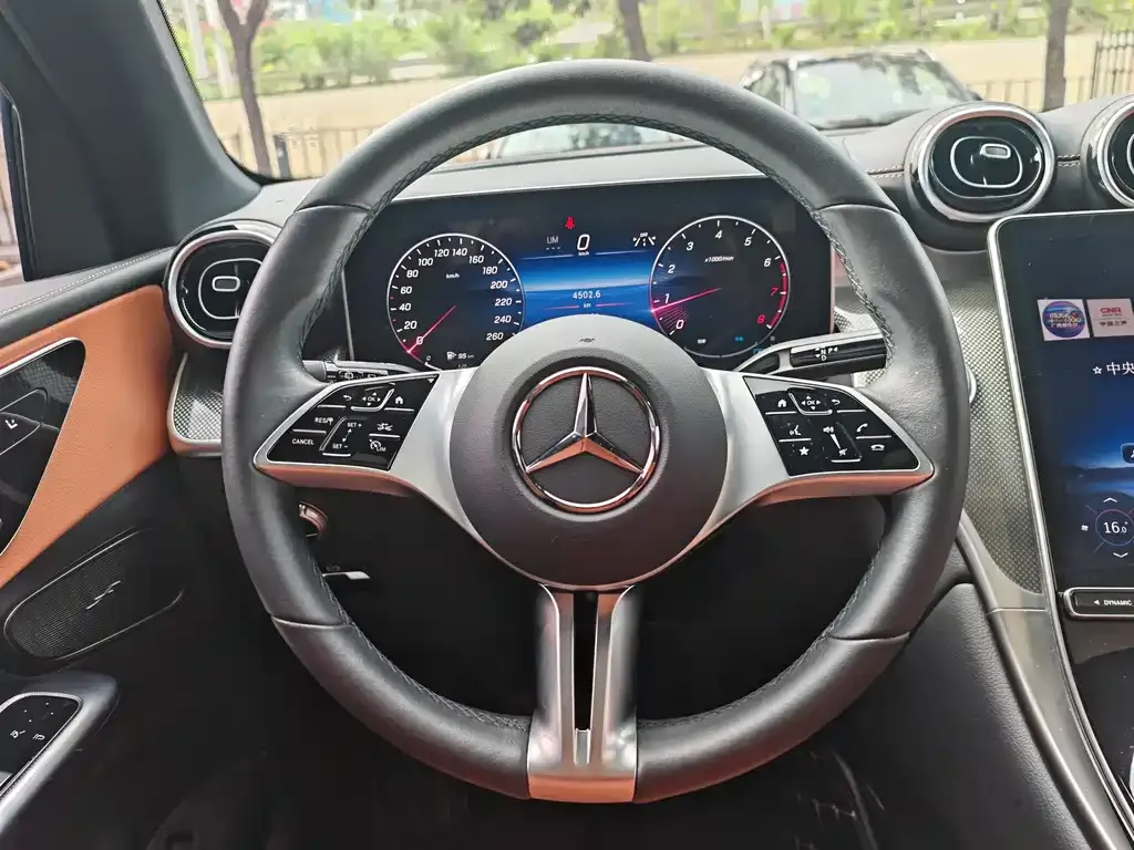 Mercedes-Benz GLC — фото 2