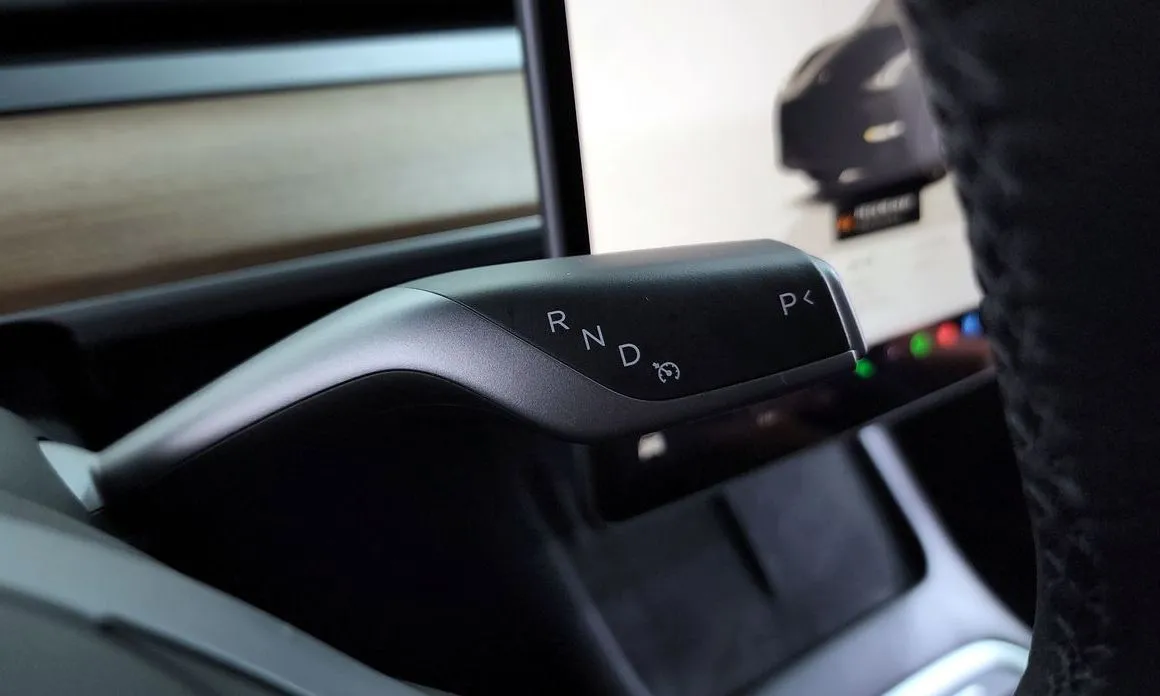 Tesla Model Y 2024 из KR, фото 2