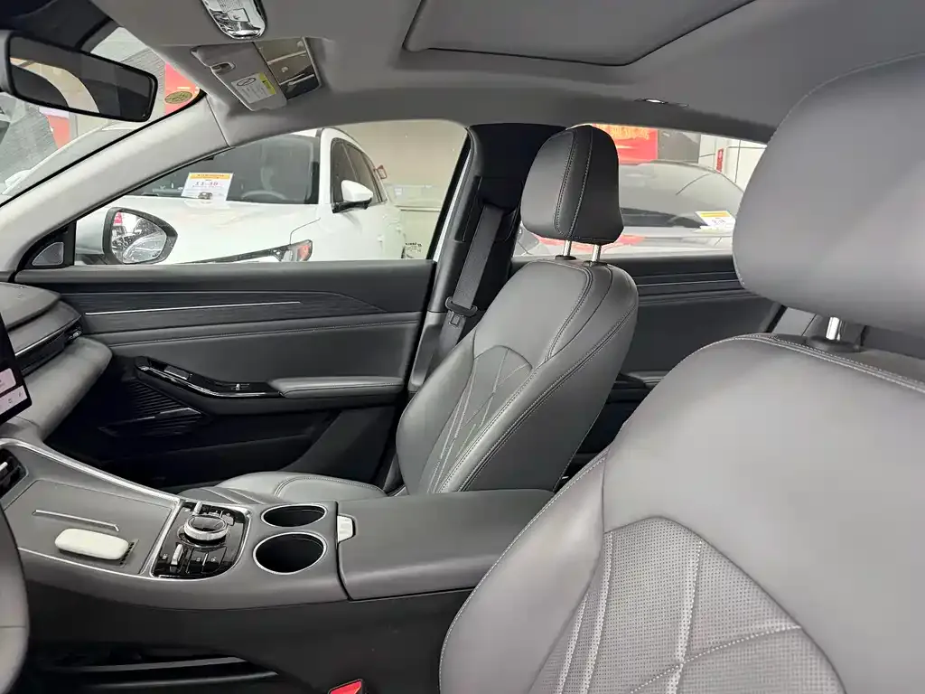 Geely Galaxy L6 2025 из CN, фото 6