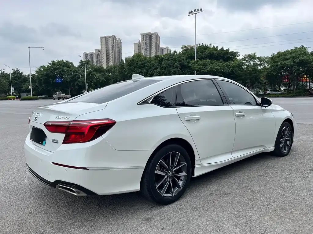 Honda Inspire — фото 2