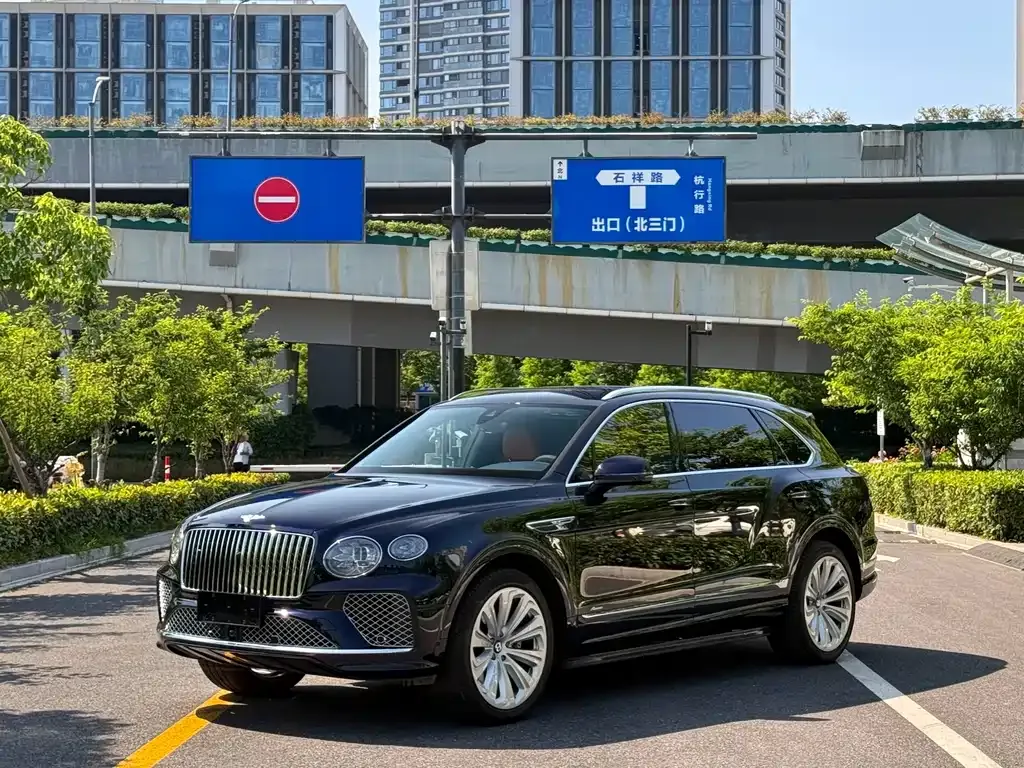 Bentley Bentayga — фото 5